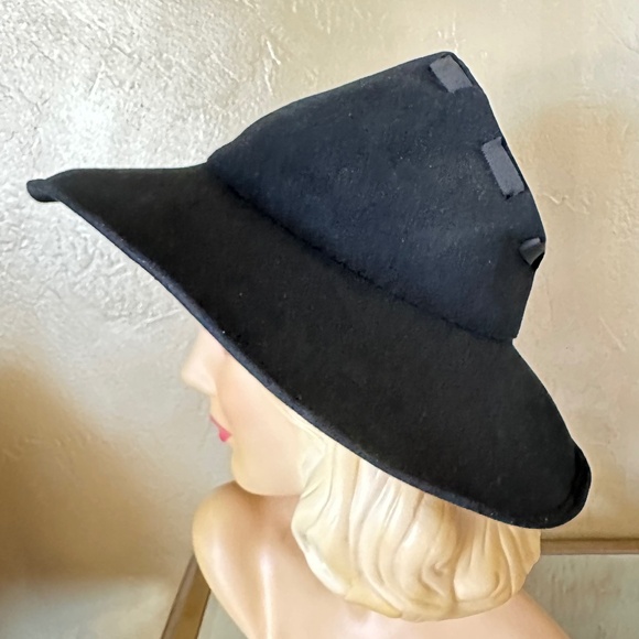 GRACEFUL 1940\'s BLACK FELT WIDE BRIM HAT + GROSGRAIN TRIM + CONICAL SHAPED CROWN main image 11